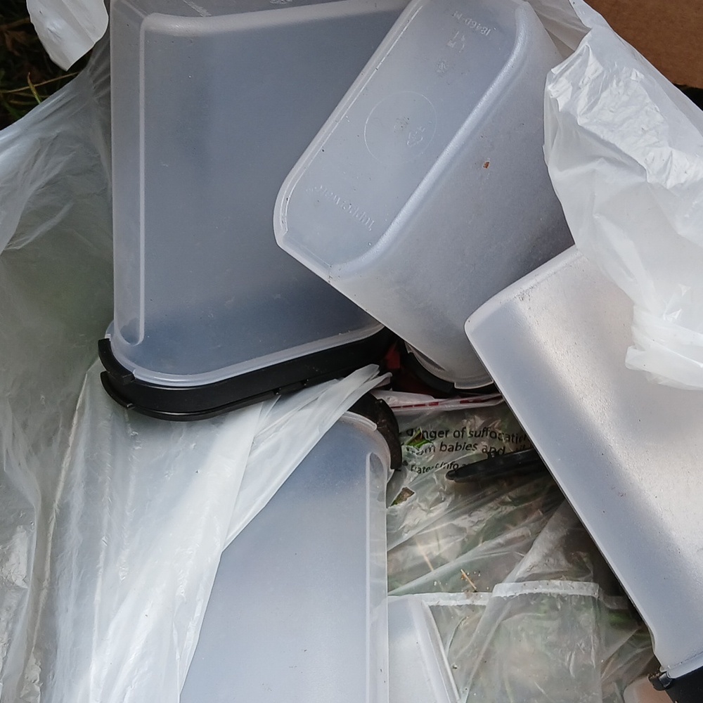 Tupperware spice container